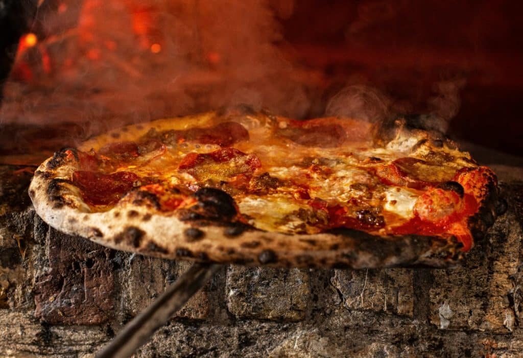 Best Places to Drink Beer and Eat Pizza in Austin