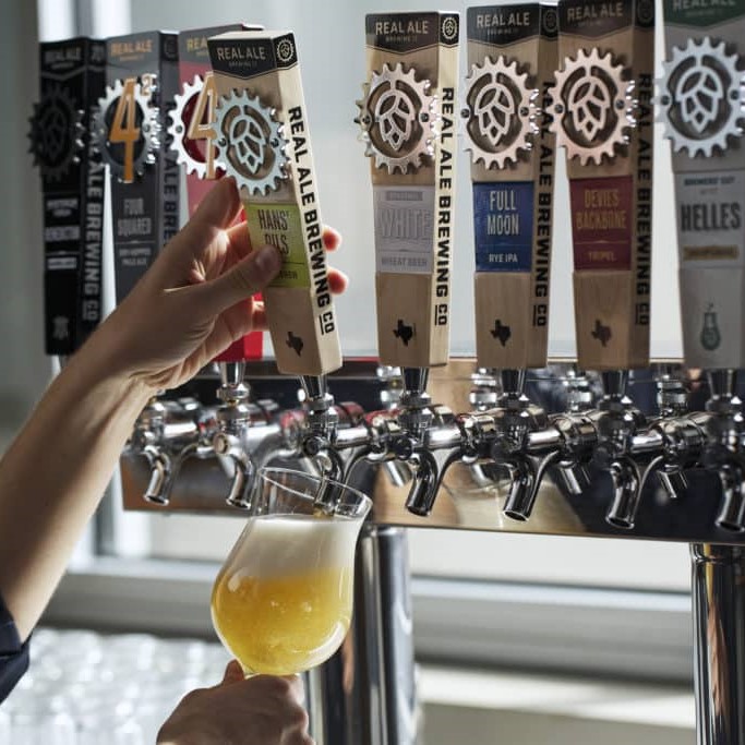 Real-Ale-Tap-Room-taps-feature